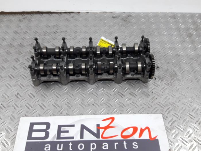 Camshaft kit from a Mercedes Vito 2007
