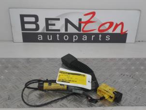 Used Front seatbelt buckle, right BMW X5 Price on request offered by Benzon Autodemontage