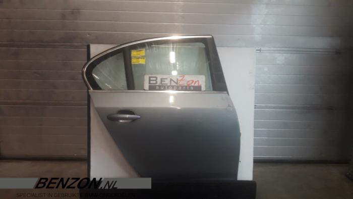 Begagnade Bakdörr, 4-dörrars, höger BMW 5-Serie Pris € 50,00 Marginaltabell erbjuds av Benzon Autodemontage