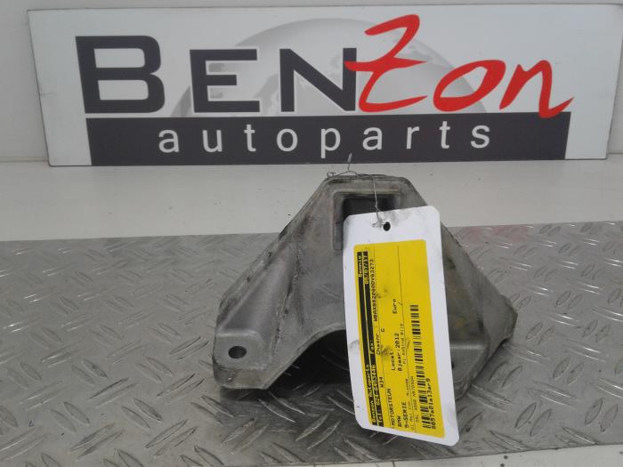 Engine mount from a BMW 5-Serie 2012