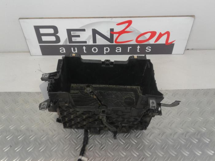 Caja de batería de un Renault Scenic 2015