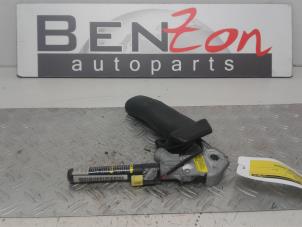 Used Front seatbelt buckle, left Chrysler Voyager Price on request offered by Benzon Autodemontage