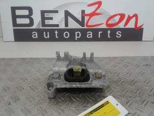 Usados Soporte de motor Renault Clio Precio de solicitud ofrecido por Benzon Autodemontage