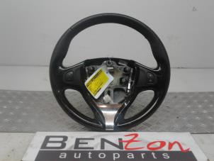 Usados Volante Renault Captur Precio de solicitud ofrecido por Benzon Autodemontage