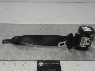 Used Rear seatbelt, right BMW 3-Serie Price on request offered by Benzon Autodemontage