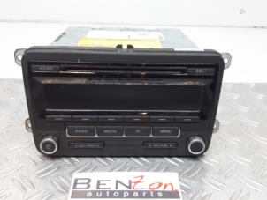 Used Radio CD player Volkswagen Sharan Price on request offered by Benzon Autodemontage