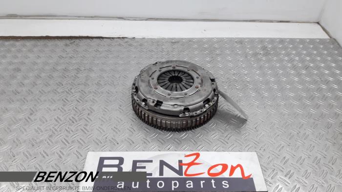 Dual mass flywheel Hyundai IX35 YJM30217YH4 LUK