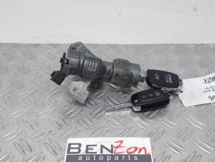 Used Set of locks Hyundai IX35 Price on request offered by Benzon Autodemontage