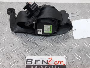 Used Rear seatbelt, left Hyundai IX35 Price on request offered by Benzon Autodemontage