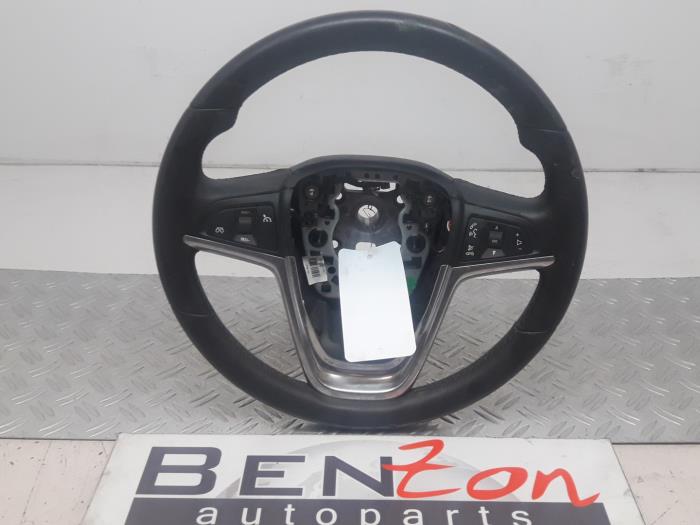 Steering wheel from a Opel Insignia 2011