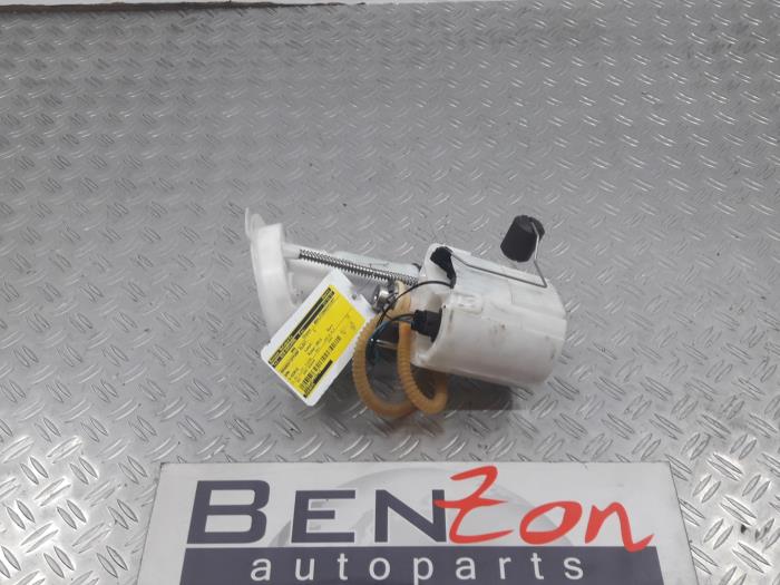 Electric fuel pump from a BMW 2-Serie 2013