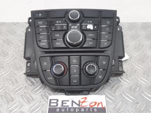 Used Radio control panel Opel Astra Price on request offered by Benzon Autodemontage