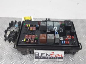 Used Fuse box Opel Astra Price on request offered by Benzon Autodemontage
