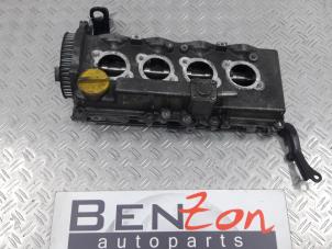 Used Rocker cover Opel Astra Price on request offered by Benzon Autodemontage