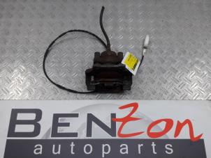 Used Rear brake calliper, right BMW 3-Serie Price on request offered by Benzon Autodemontage