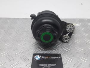 Used Power steering fluid reservoir BMW 5-Serie Price on request offered by Benzon Autodemontage