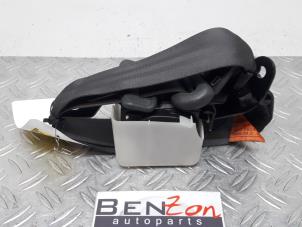 Used Front seatbelt, left Mitsubishi L200 Price on request offered by Benzon Autodemontage