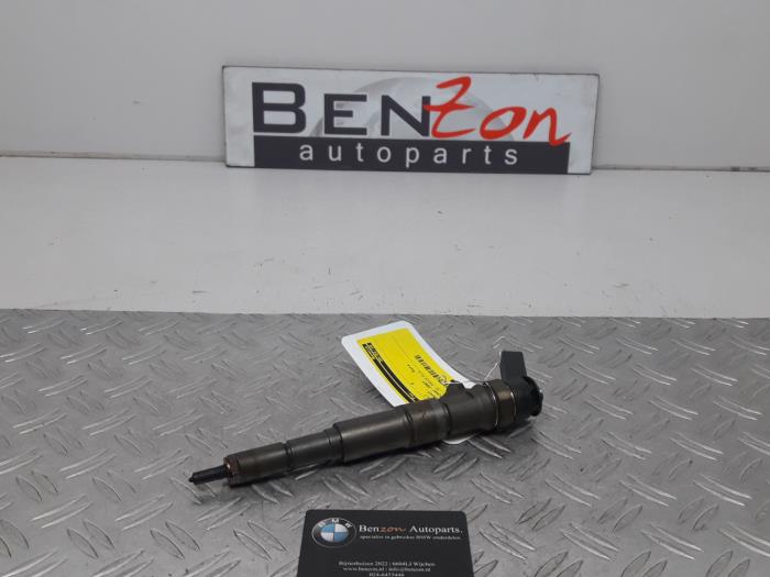 Injector (diesel) from a BMW 3-Serie 2007