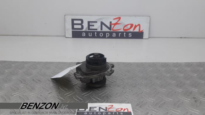 Używane Pompa wodna Opel Astra Cena na żądanie oferowane przez Benzon Autodemontage