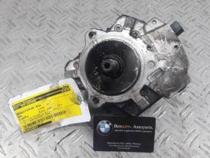 Used Mechanical fuel pump BMW 5-Serie Price on request offered by Benzon Autodemontage