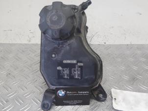 Usados Vaso de expansión BMW 3-Serie Precio de solicitud ofrecido por Benzon Autodemontage