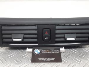 Usados Rejilla de aire de salpicadero BMW 2-Serie Precio de solicitud ofrecido por Benzon Autodemontage