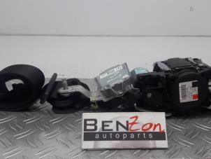 Used Front seatbelt, left Mercedes E-Klasse Price on request offered by Benzon Autodemontage