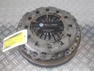 Used Dual mass flywheel BMW 1-Serie Price on request offered by Benzon Autodemontage