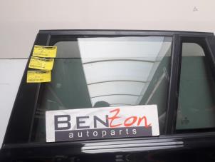 Używane Szyba drzwi lewych tylnych wersja 4-drzwiowa BMW X3 Cena na żądanie oferowane przez Benzon Autodemontage