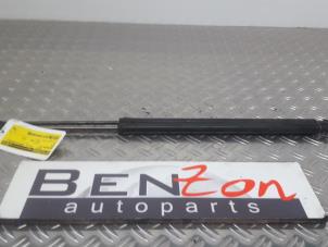 Used Rear gas strut, right BMW X3 Price on request offered by Benzon Autodemontage
