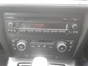 Usados Reproductor de CD y radio BMW 3-Serie Precio de solicitud ofrecido por Benzon Autodemontage