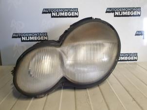 Used Headlight, left Mercedes C Sportcoupé (C203) 2.3 C-230K 16V Price on request offered by Autodemontage Nijmegen