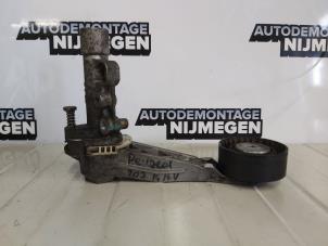 Used V belt tensioner Peugeot 207 Price on request offered by Autodemontage Nijmegen