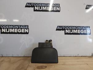 Używane Uchwyt tylnych drzwi samochodu dostawczego Citroen Berlingo 1.1 Cena na żądanie oferowane przez Autodemontage Nijmegen