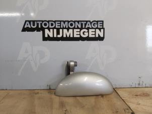 Usados Manija de puerta de 2 puertas derecha Toyota Aygo (B10) 1.0 12V VVT-i Precio de solicitud ofrecido por Autodemontage Nijmegen
