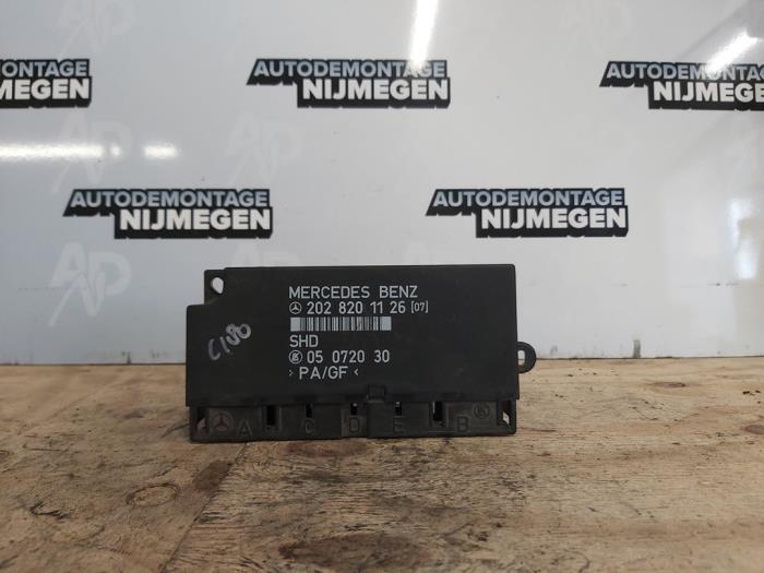 Używane Modul Comfort Mercedes C (W202) 1.8 C-180 16V Cena na żądanie oferowane przez Autodemontage Nijmegen