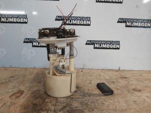 Used Electric fuel pump Renault Twingo (C06) 1.2 Price on request offered by Autodemontage Nijmegen