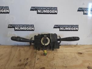 Usagé Commutateur combi colonne de direction Renault Twingo (C06) 1.2 16V Prix sur demande proposé par Autodemontage Nijmegen