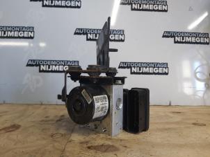 Gebrauchte ABS Pumpe Renault Twingo II (CN) 1.5 dCi 90 FAP Preis auf Anfrage angeboten von Autodemontage Nijmegen