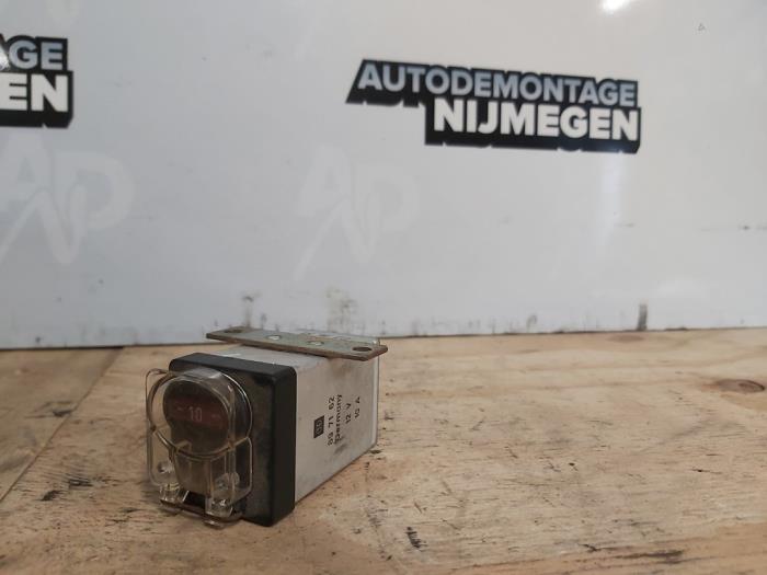 Begagnade Relä Mercedes C (W202) 1.8 C-180 16V Pris på förfrågan erbjuds av Autodemontage Nijmegen
