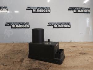 Gebrauchte Vakuumpumpe Elektrisch Türverriegelung Mercedes C (W202) 1.8 C-180 16V Preis auf Anfrage angeboten von Autodemontage Nijmegen