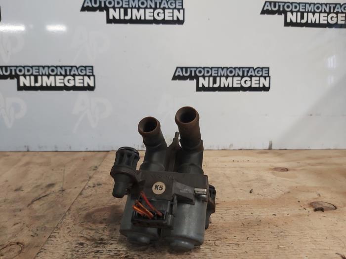 Begagnade Värmeelement Mercedes C (W202) 1.8 C-180 16V Pris på förfrågan erbjuds av Autodemontage Nijmegen
