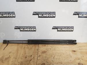 Used Rear gas strut, right Chrysler PT Cruiser Price on request offered by Autodemontage Nijmegen