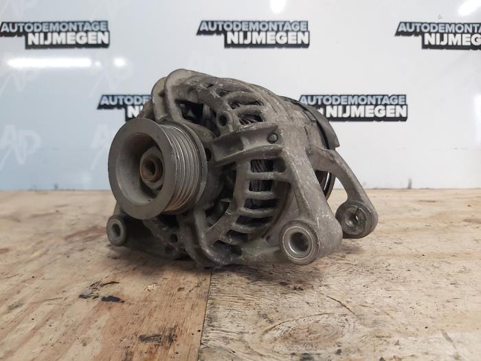 Begagnade Dynamo Opel Corsa C (F08/68) 1.0 12V Twin Port Pris på förfrågan erbjuds av Autodemontage Nijmegen