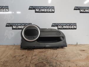 Usados Panel de instrumentación Renault Twingo (C06) 1.2 16V Van Precio de solicitud ofrecido por Autodemontage Nijmegen