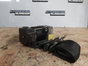 Used Rear seatbelt, right Mercedes S (W220) 5.0 S-500 V8 24V Price on request offered by Autodemontage Nijmegen
