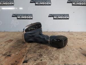 Używane Pokrywa dzwigni zmiany biegów Mercedes CLK (W209) 1.8 200 CGI 16V Cena na żądanie oferowane przez Autodemontage Nijmegen