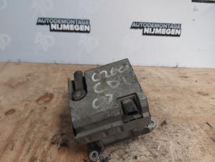 Used Radiator fluid heating module Mercedes C Combi (S203) 2.2 C-220 CDI 16V Price on request offered by Autodemontage Nijmegen