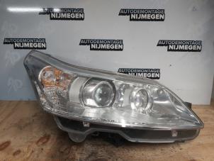 Used Headlight, right Citroen C4 Berline (LC) 1.6 16V Price on request offered by Autodemontage Nijmegen