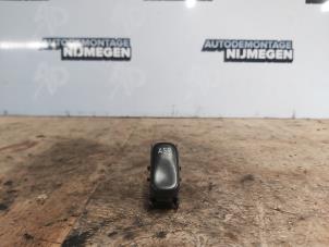 Usagé Commutateur ASR Mercedes CLK (W208) 2.0 200 16V Prix sur demande proposé par Autodemontage Nijmegen
